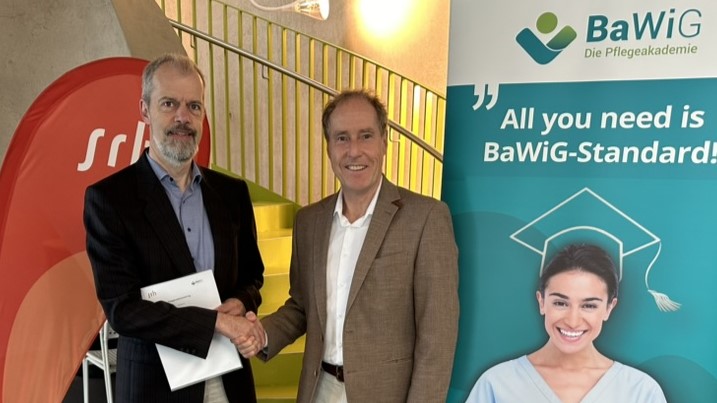 BaWiG - Prof. Dr. Werkmeister und Prof. Dr. Schottler besiegeln Atmungstherapie im Bachelor-Studiengang